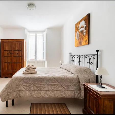 Via Del Centro 3* La Maddalena